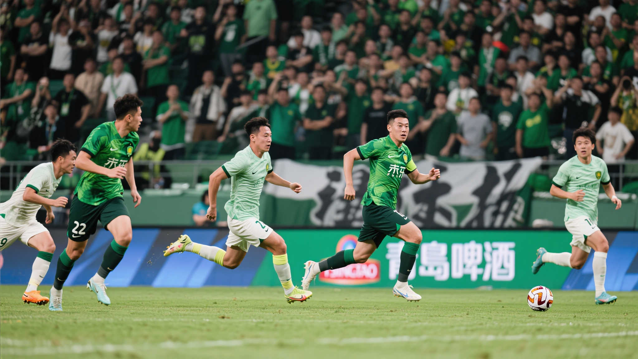 廖均健:主场对阵国安需全力以赴,方能争取分数 在即将到来的对阵国安之战中,如何利用好主场环境显得